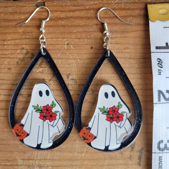 Sweet Ghost Halloween Earrings Handmade - Picture 6 of 7